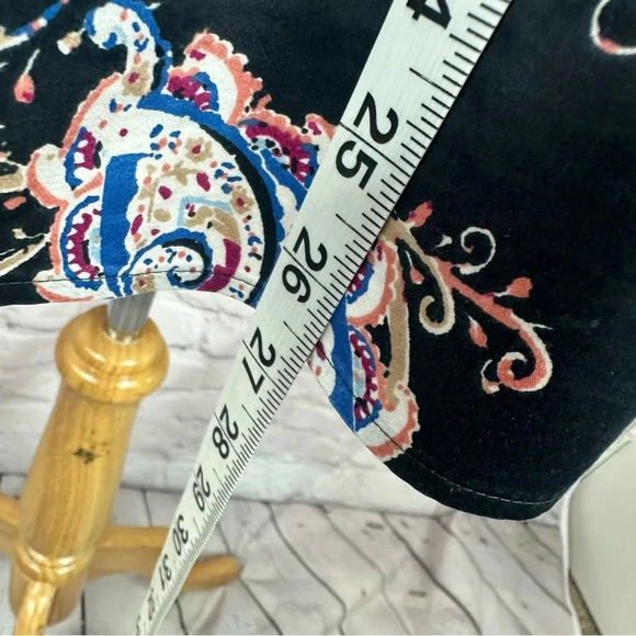 Chico's no-iron paisley button front top size 1 (medium 8( - Picture 5 of 8